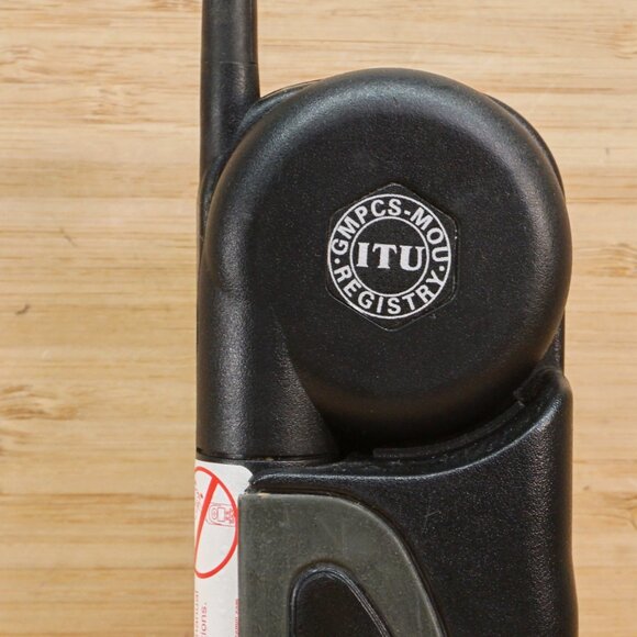 Globalstar Qualcomm GSP-1600 Portable Satellite Phone with wall and car chargers - Picture 7 of 9